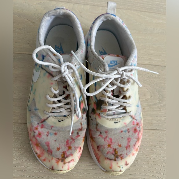Nike Cherry Blossom Air Max Women’s runners - Picture 3 of 8